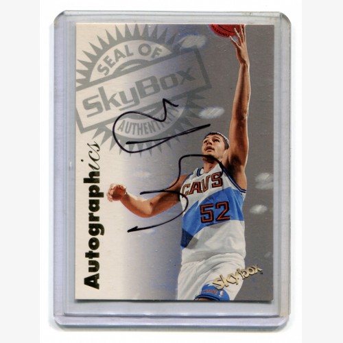 1997-98 SkyBox Premium Autographics #86 Vitaly Potapenko - Cleveland Cavaliers